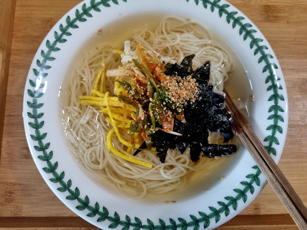 후루룩국수 이미지
