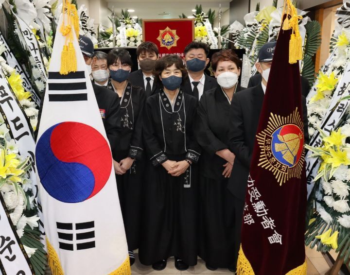 김*흥 이미지