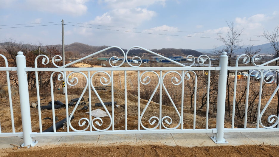 조경 울타리 철재휀스 설치 비용 및 가격 정보 - 업체 자료공유... 주택인테리어,집수리,목수[스인창] 조경 울타리 철재휀스 설치 비용 및 가격 정보