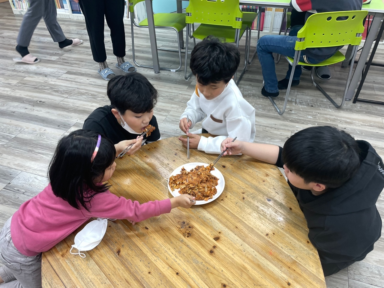 (주)홀썸 이미지