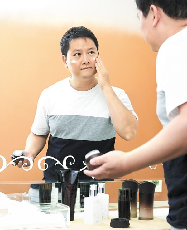 더고운 피부관리 이미지
