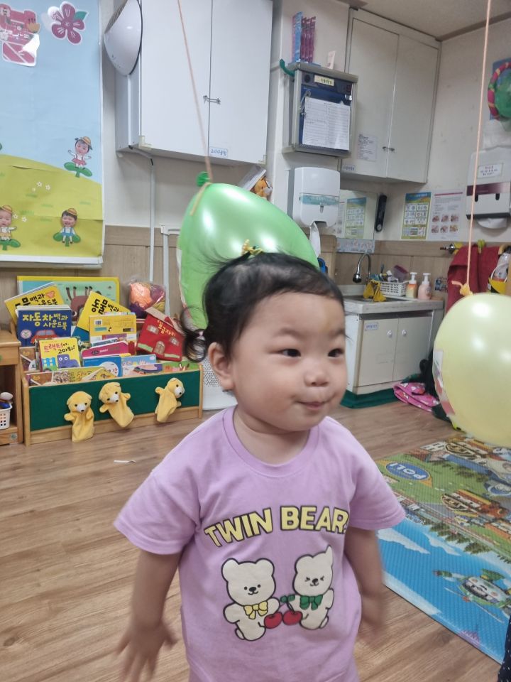 대근육-음식 사진 풍선을 쳐요 - 사랑반 이야기 - 사랑의열매어린이집