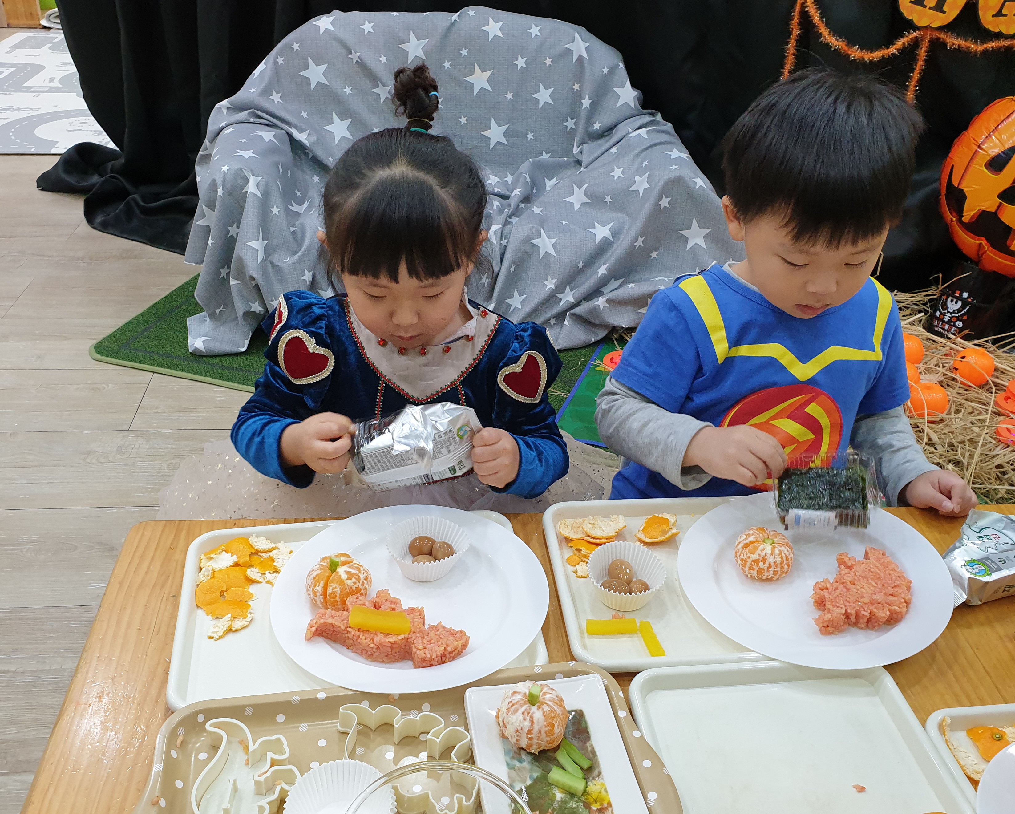 공룡주먹밥 이미지