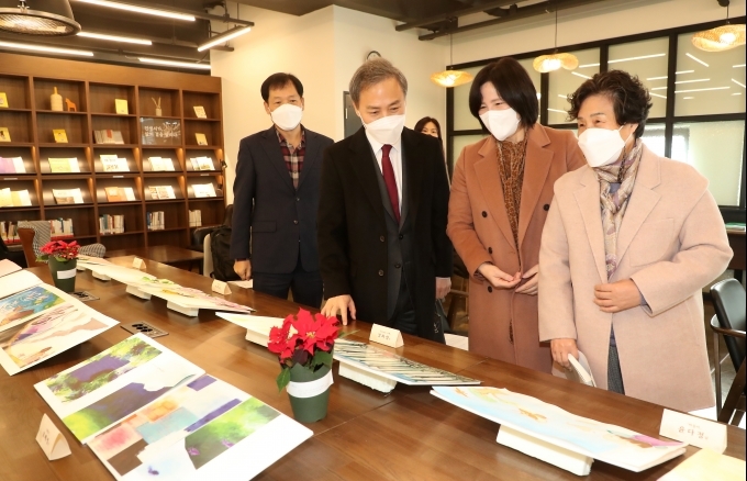 마루출판 이미지