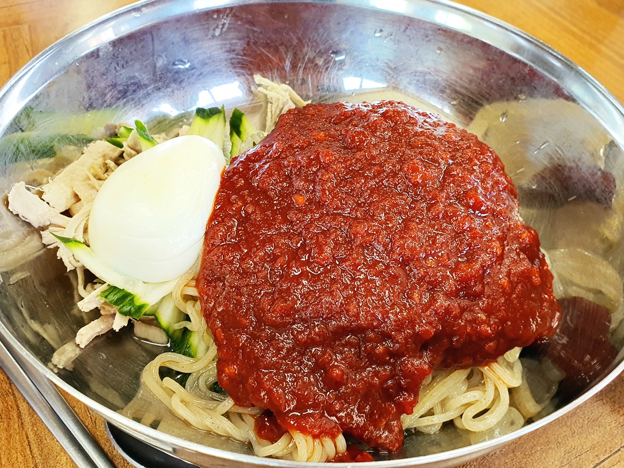 본밀면 이미지