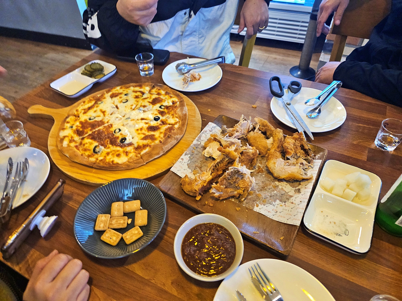옳은치킨 앤 뚱아저씨화덕피자 제주 용담점 - 제주도맛집 - [제주선일] 제주도 여행 관광 여행코스 숙소 정보 가득 카페 옳은치킨 앤... 