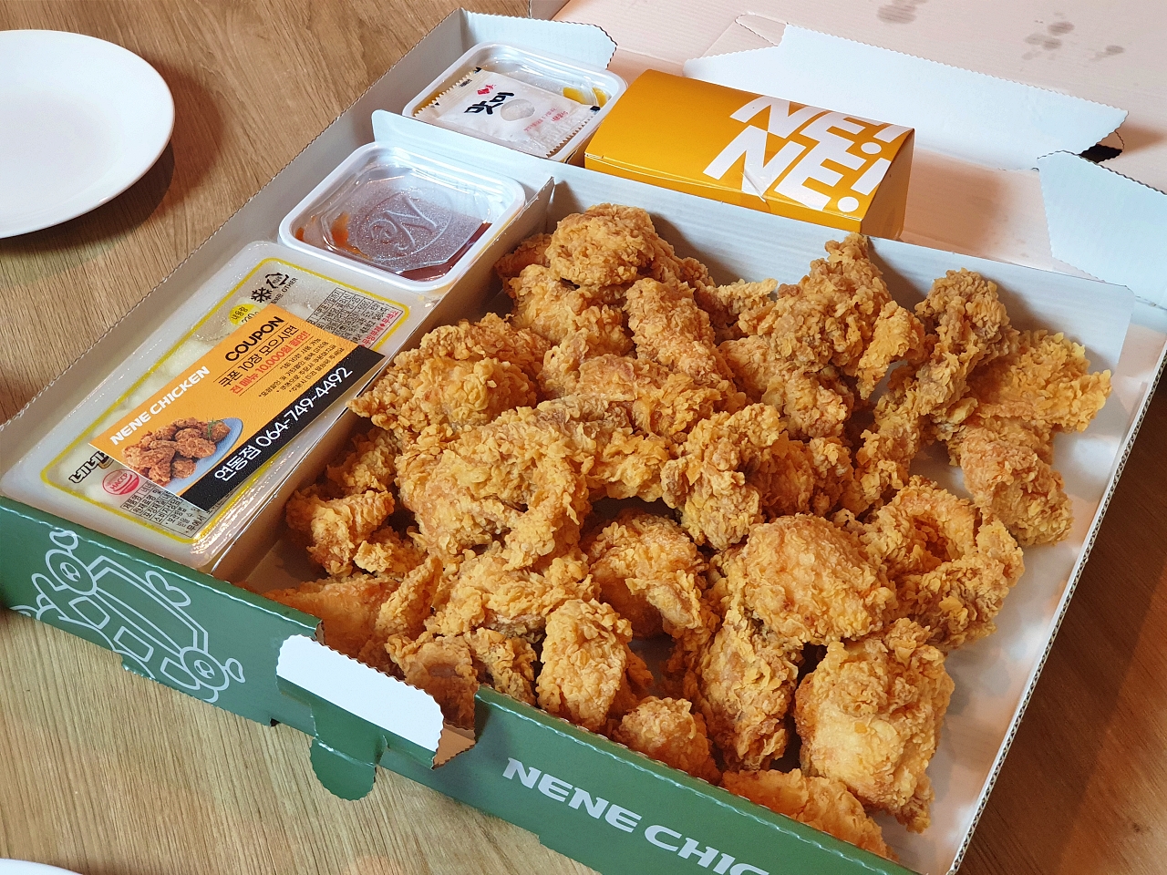 제주 연동에서 포장해온 네네치킨 순살 후라이드 연유볼은 서비스 - 제주도맛집 - [제주선일] 제주도 여행 관광 여행코스 숙소 정보 가득 카페 제주... 