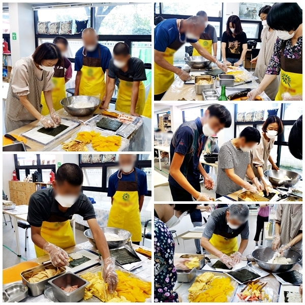 돌돌이 김밥 이미지
