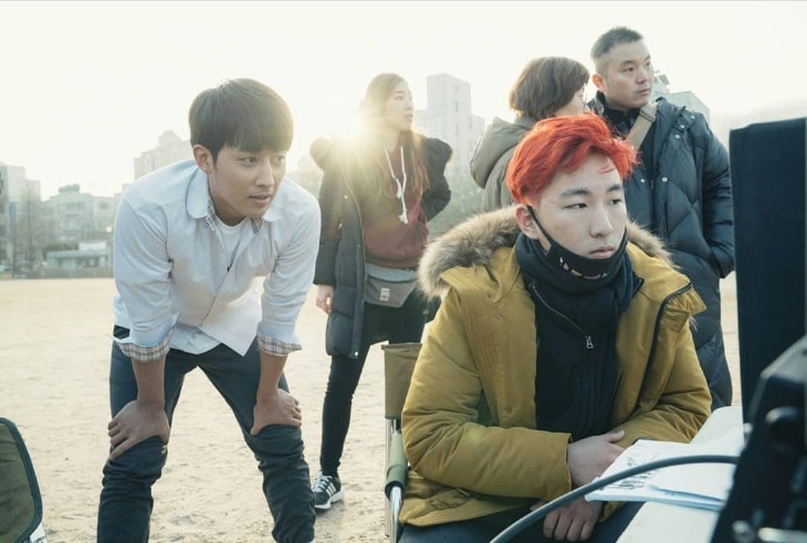 청각 장애가 있는 손호준이 고등학교 때 짝사랑했던 손석구의 결혼식에 가는 단편 영화.avi | 인스티즈