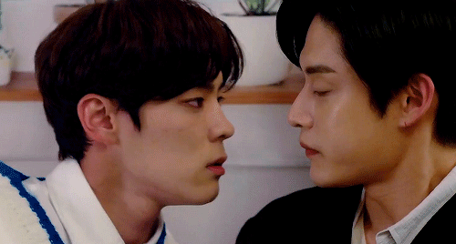 두번이나 같이 BL 드라마를 찍은 서바 출신 남자 가수 두명.....jpgif | 인스티즈