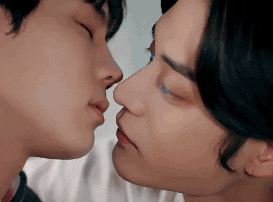 두번이나 같이 BL 드라마를 찍은 서바 출신 남자 가수 두명.....jpgif | 인스티즈