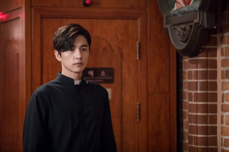 성당가면 잘 생긴 신부님이 없는 이유............jpg | 인스티즈