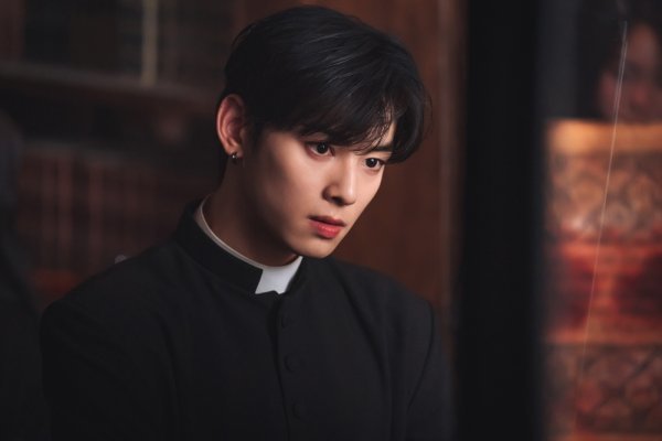 성당가면 잘 생긴 신부님이 없는 이유............jpg | 인스티즈