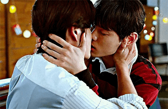 두번이나 같이 BL 드라마를 찍은 서바 출신 남자 가수 두명.....jpgif | 인스티즈