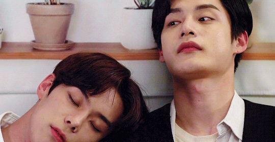 두번이나 같이 BL 드라마를 찍은 서바 출신 남자 가수 두명.....jpgif | 인스티즈