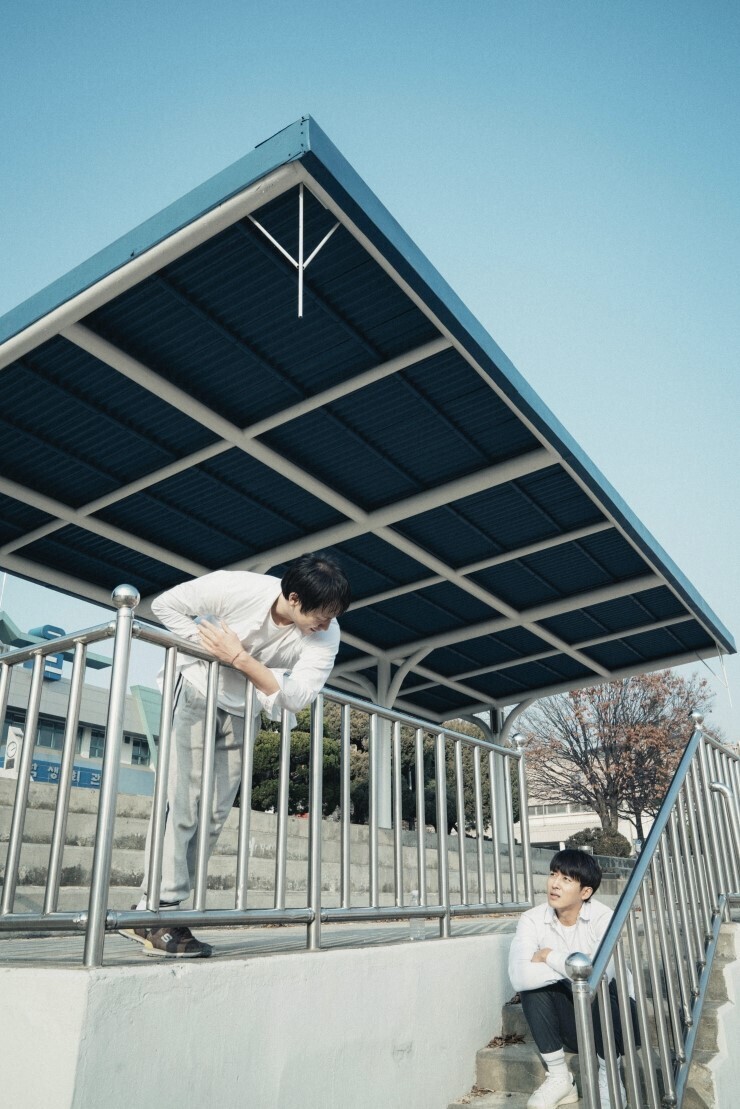 청각 장애가 있는 손호준이 고등학교 때 짝사랑했던 손석구의 결혼식에 가는 단편 영화.avi | 인스티즈