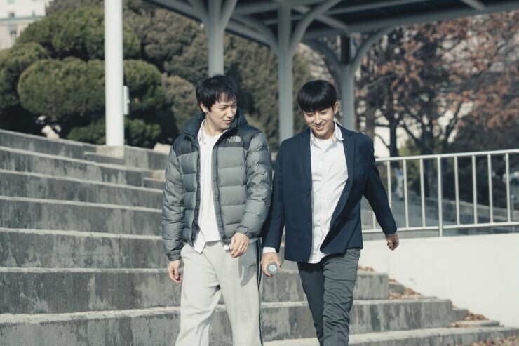 청각 장애가 있는 손호준이 고등학교 때 짝사랑했던 손석구의 결혼식에 가는 단편 영화.avi | 인스티즈