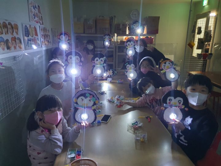 미술하는아이 이미지
