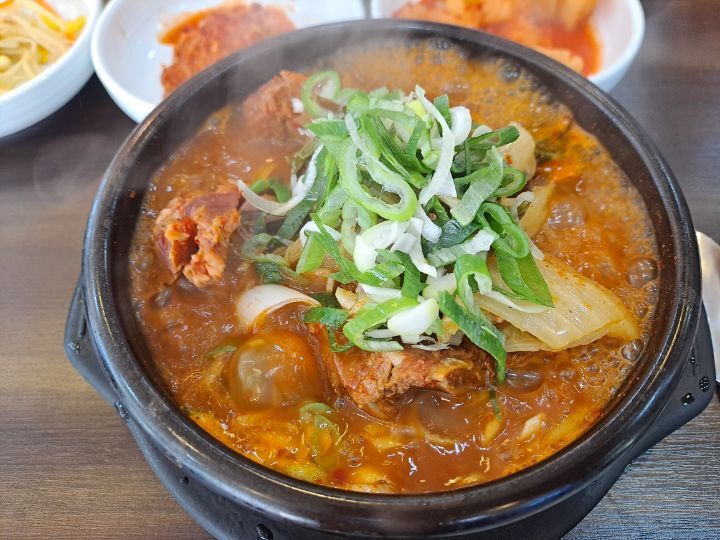 도깨비얼큰해장국 이미지