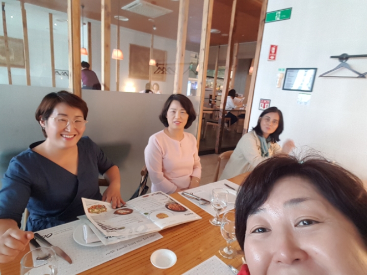한국푸드표현예술치료협회 푸드표현상담사1급과정 수료를 축하합니다 - 협회 정기 연수 - 한국푸드표현예술치료협회 한국푸드표현예술치료협회... 