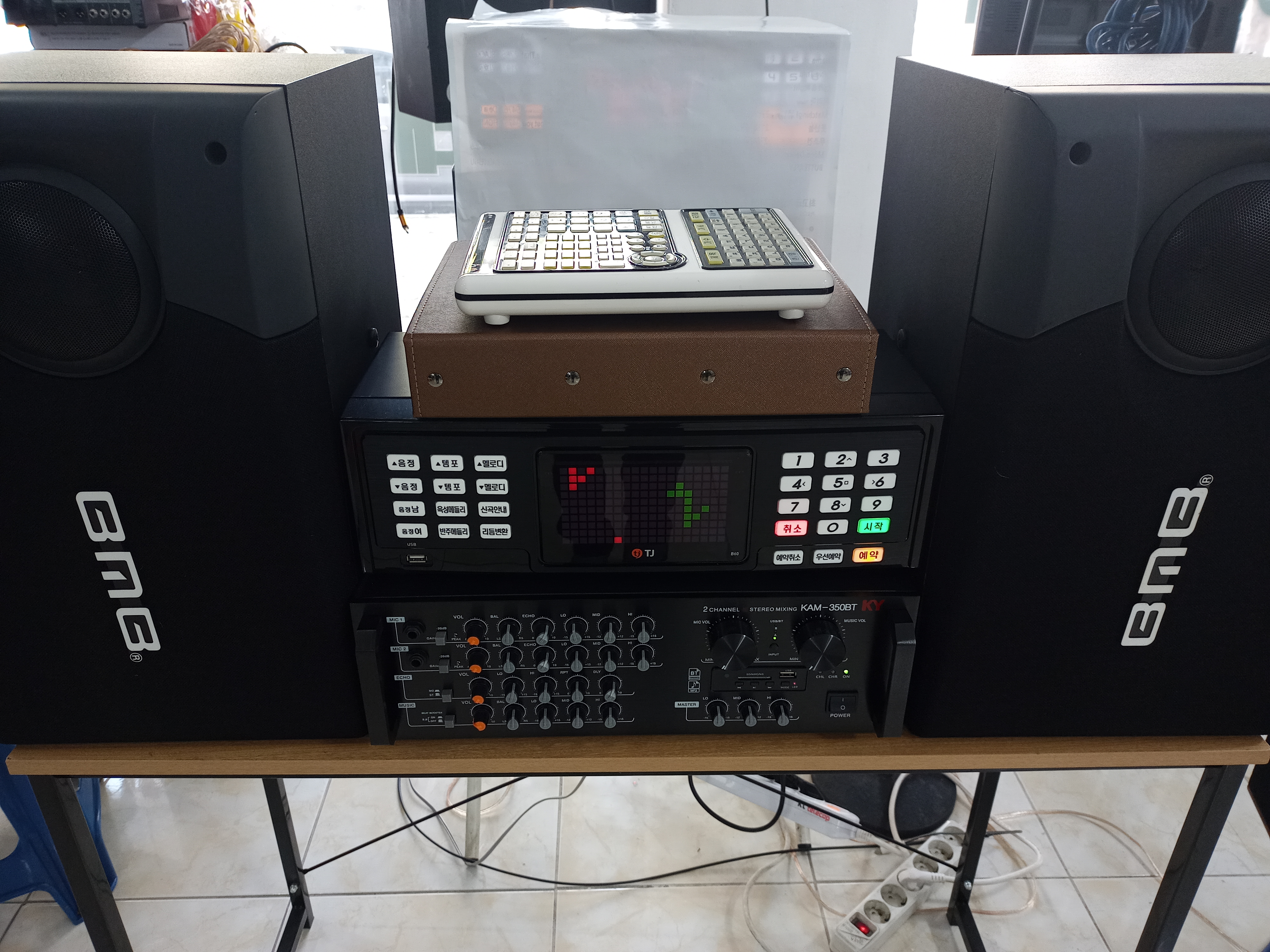 중고태진b60노래반주기셋트(중고노래방기기매입,노래방기계매입,노래방관련판매,중고판매/설치/업체전문점) - 헤드폰/노래반주기 - 다음  카카오 중고나라