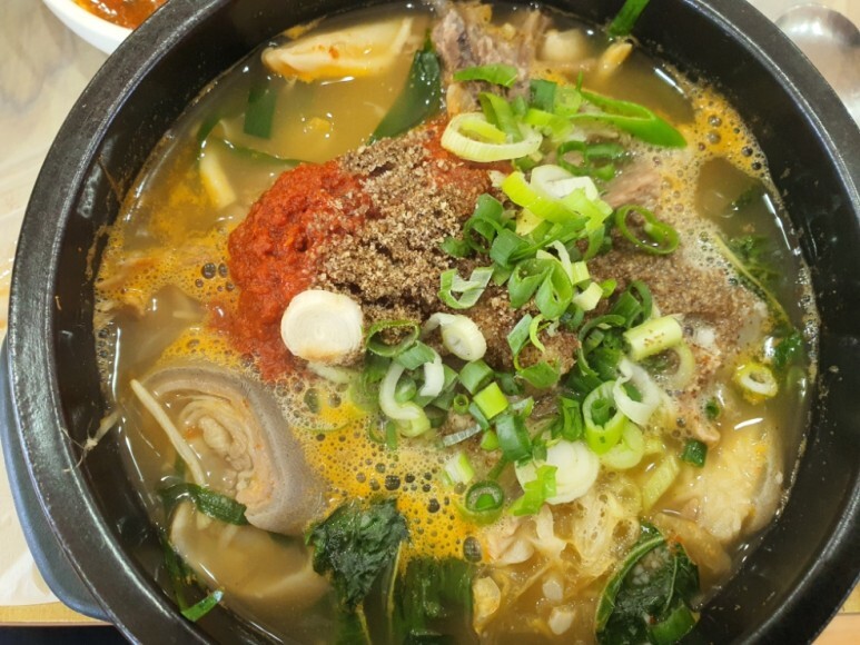 산마루흑염소탕 이미지