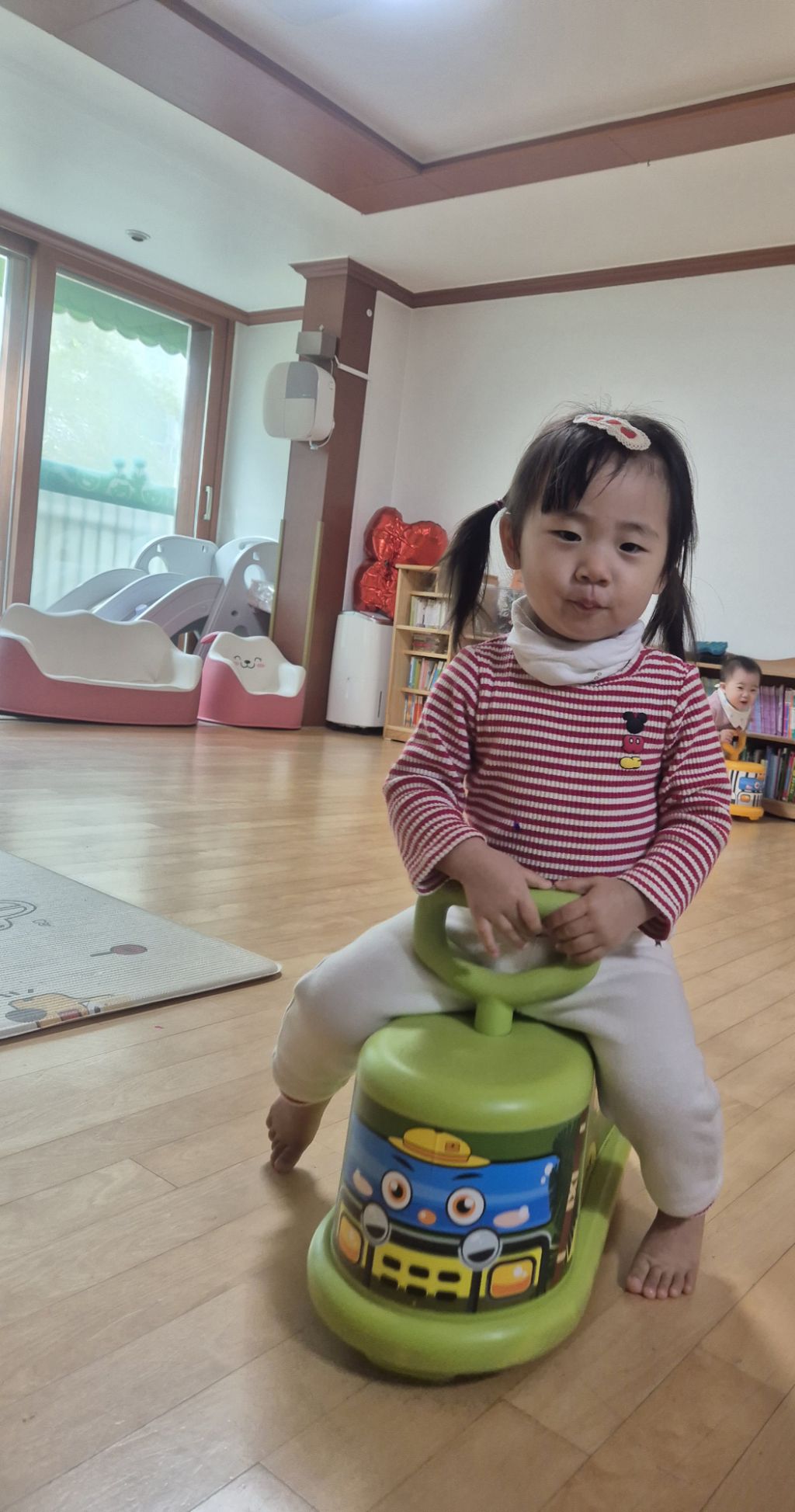 소근소근 이미지