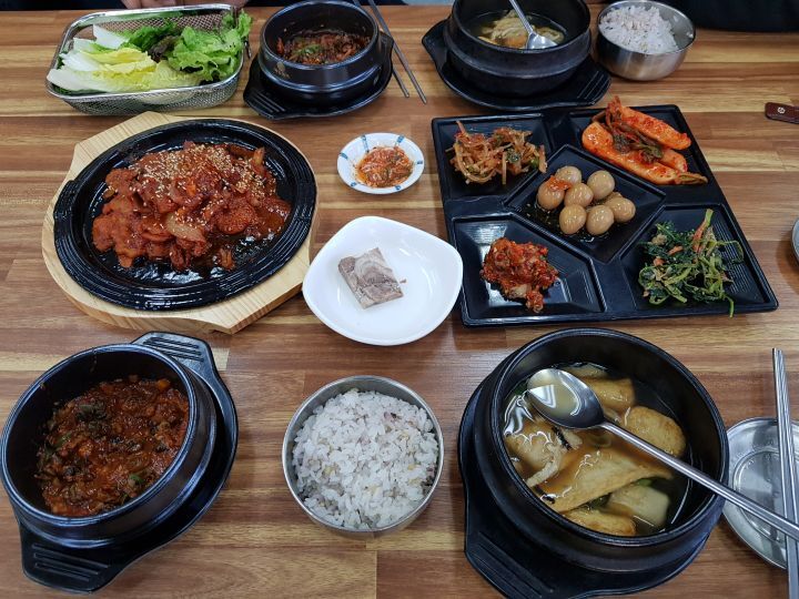 제육우렁쌈밥 이미지