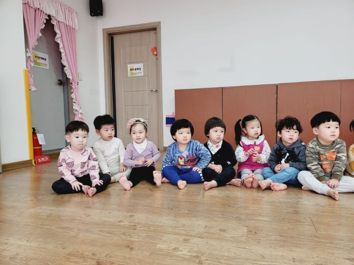뮤즈노래바 이미지