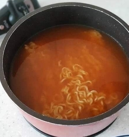 늦은 밤 식욕 자극하는 짤.gif | 인스티즈