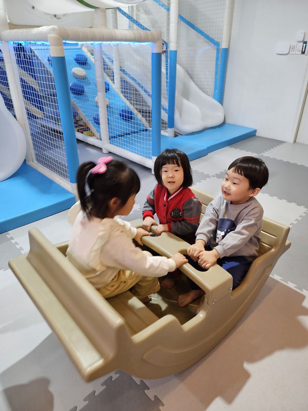 우리끼리키즈카페히어로마을 이미지