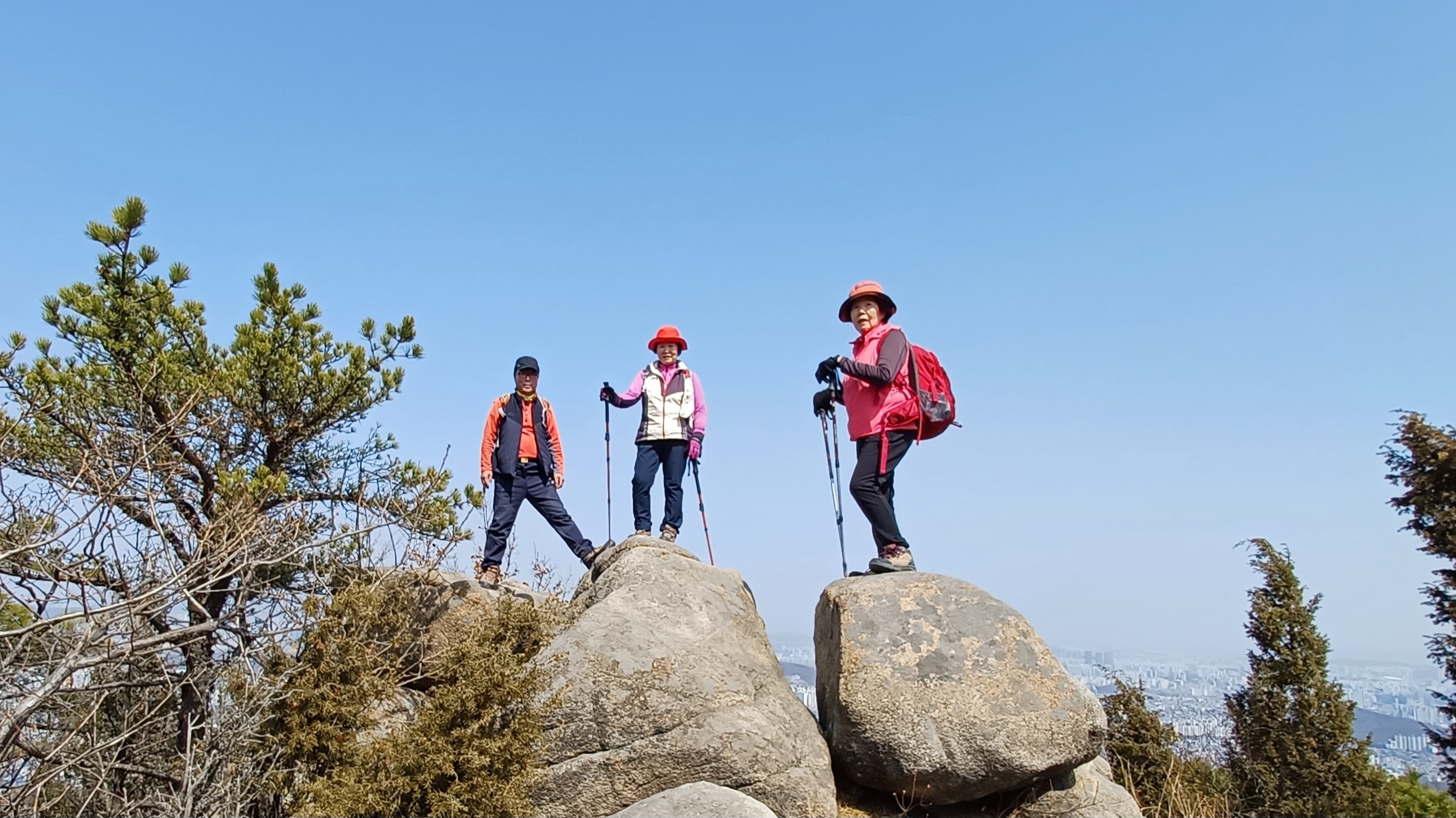 마당바위 이미지