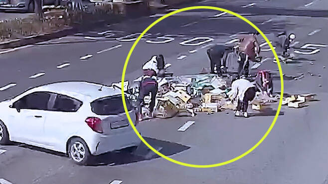 도로 위 사고를 본 한국 시민들 인성 | 인스티즈