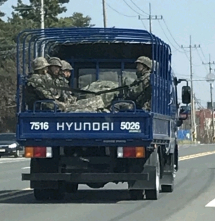 군용 트럭