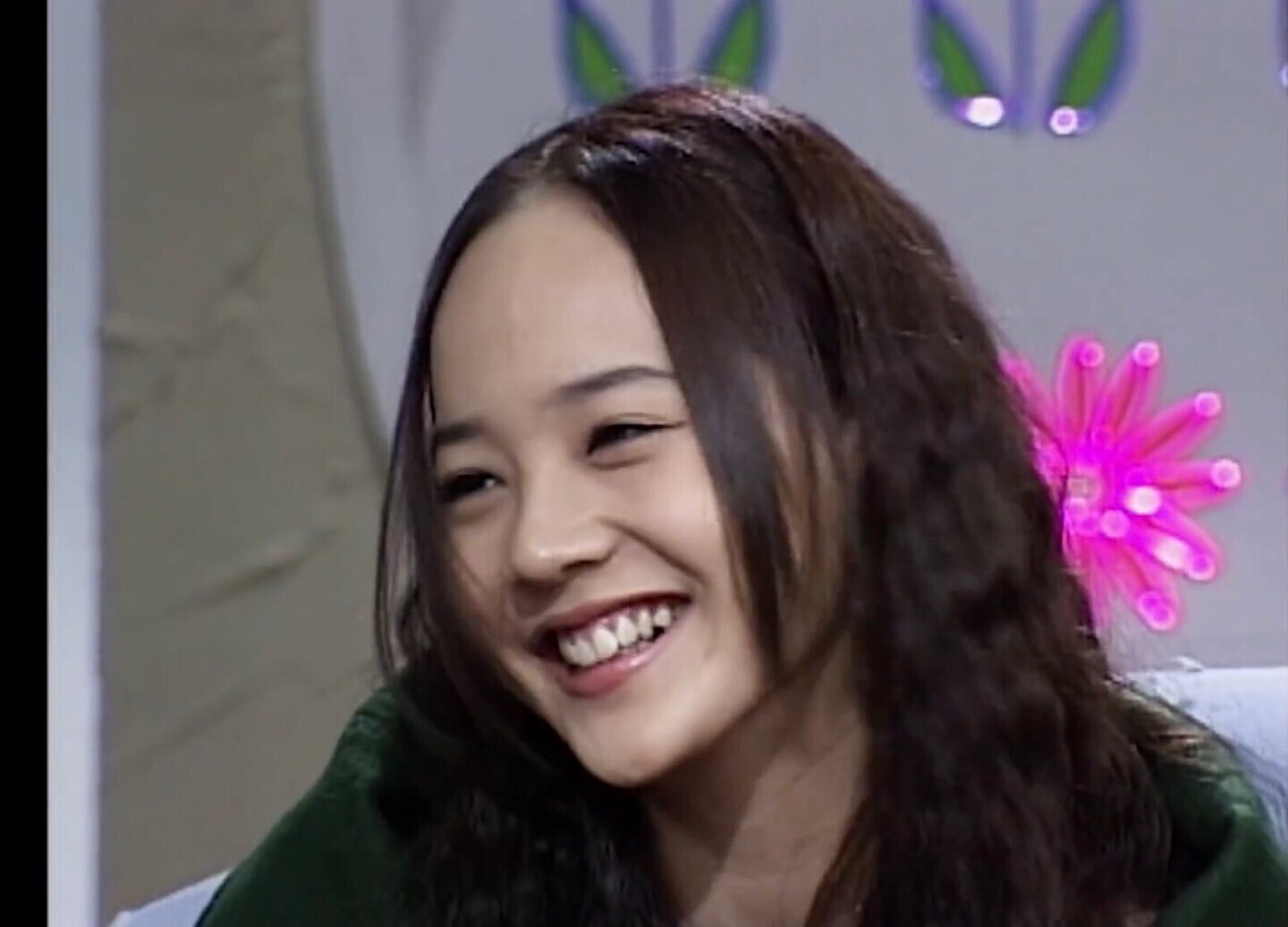 여배들 나이들면서 얼굴살빠지고 특유의 얼굴형이 나타나면서 볼도 약간 패이고 눈도 좀 더 짙어지고 얼굴에 삶의 무게가 조금씩 담기는데 | 인스티즈