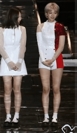 트와이스 나연이 가끔씩 중심 잃고 휘청거리는 이유.gif | 인스티즈