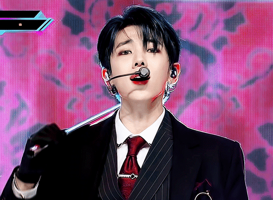 브이앱 하트수에 감동받아 사진찍는 남돌(동키즈 재찬) | 인스티즈