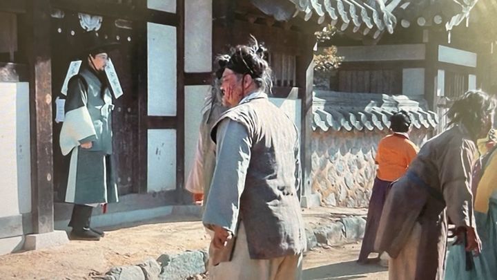 외모가 수려한 사람만 무는 더존 좀비아포칼립스.twt | 인스티즈
