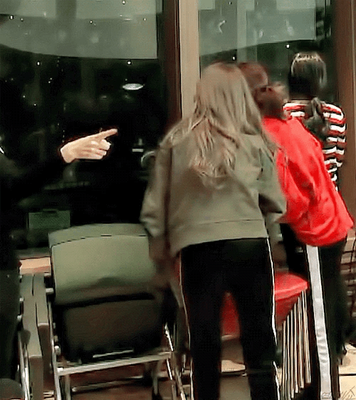 트와이스 나연이 가끔씩 중심 잃고 휘청거리는 이유.gif | 인스티즈