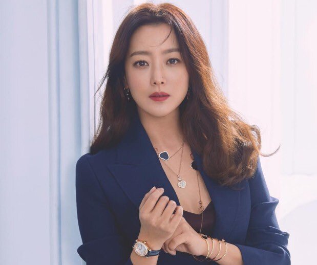 여배들 나이들면서 얼굴살빠지고 특유의 얼굴형이 나타나면서 볼도 약간 패이고 눈도 좀 더 짙어지고 얼굴에 삶의 무게가 조금씩 담기는데 | 인스티즈