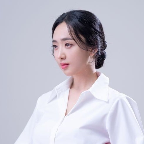 여배들 나이들면서 얼굴살빠지고 특유의 얼굴형이 나타나면서 볼도 약간 패이고 눈도 좀 더 짙어지고 얼굴에 삶의 무게가 조금씩 담기는데 | 인스티즈