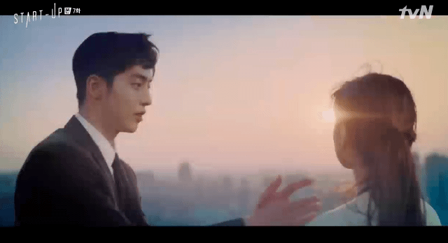 스타트업 수지-남주혁 키스신.gif | 인스티즈