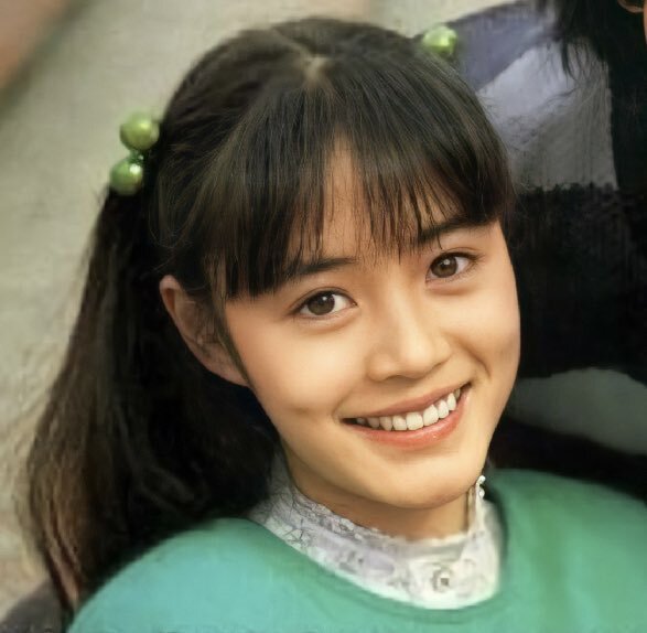 여배들 나이들면서 얼굴살빠지고 특유의 얼굴형이 나타나면서 볼도 약간 패이고 눈도 좀 더 짙어지고 얼굴에 삶의 무게가 조금씩 담기는데 | 인스티즈