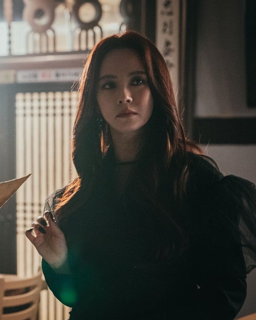 여배들 나이들면서 얼굴살빠지고 특유의 얼굴형이 나타나면서 볼도 약간 패이고 눈도 좀 더 짙어지고 얼굴에 삶의 무게가 조금씩 담기는데 | 인스티즈