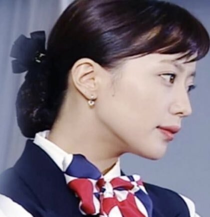 여배들 나이들면서 얼굴살빠지고 특유의 얼굴형이 나타나면서 볼도 약간 패이고 눈도 좀 더 짙어지고 얼굴에 삶의 무게가 조금씩 담기는데 | 인스티즈