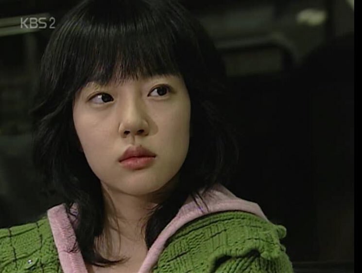 여배들 나이들면서 얼굴살빠지고 특유의 얼굴형이 나타나면서 볼도 약간 패이고 눈도 좀 더 짙어지고 얼굴에 삶의 무게가 조금씩 담기는데 | 인스티즈