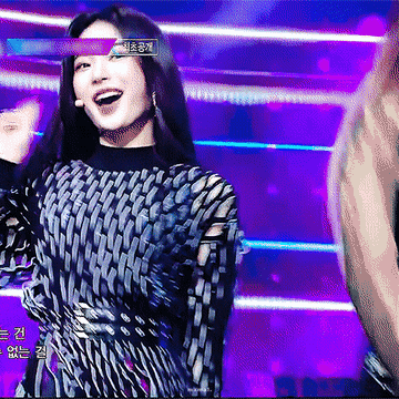 스테이씨 아이사 무대하면 좋은 쪽으로 튐.gif | 인스티즈