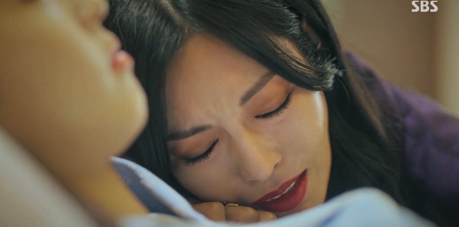 여배들 나이들면서 얼굴살빠지고 특유의 얼굴형이 나타나면서 볼도 약간 패이고 눈도 좀 더 짙어지고 얼굴에 삶의 무게가 조금씩 담기는데 | 인스티즈