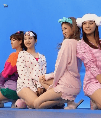 트와이스 나연이 가끔씩 중심 잃고 휘청거리는 이유.gif | 인스티즈