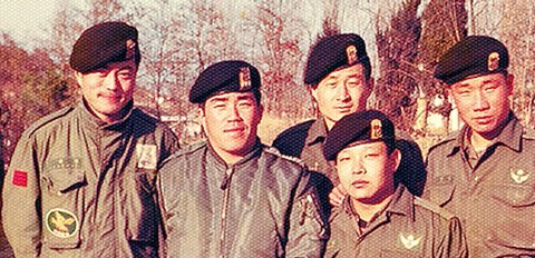 군인 시절 후임들 패지 말자고 동기들 설득했다는 문재인.jpg | 인스티즈